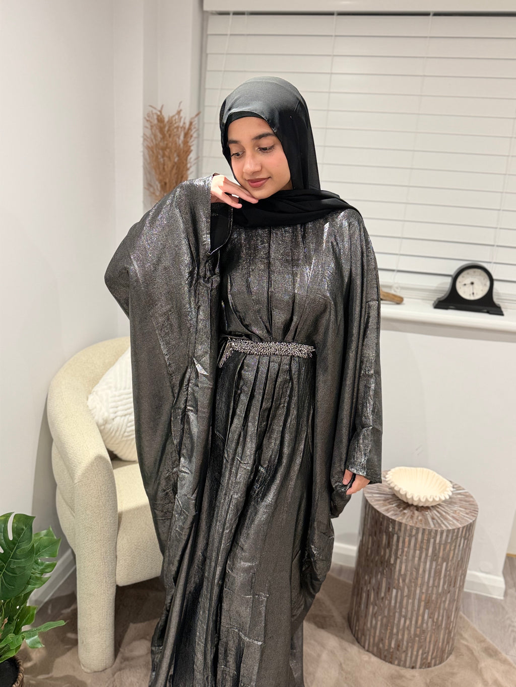 Sajia - Metallic Black