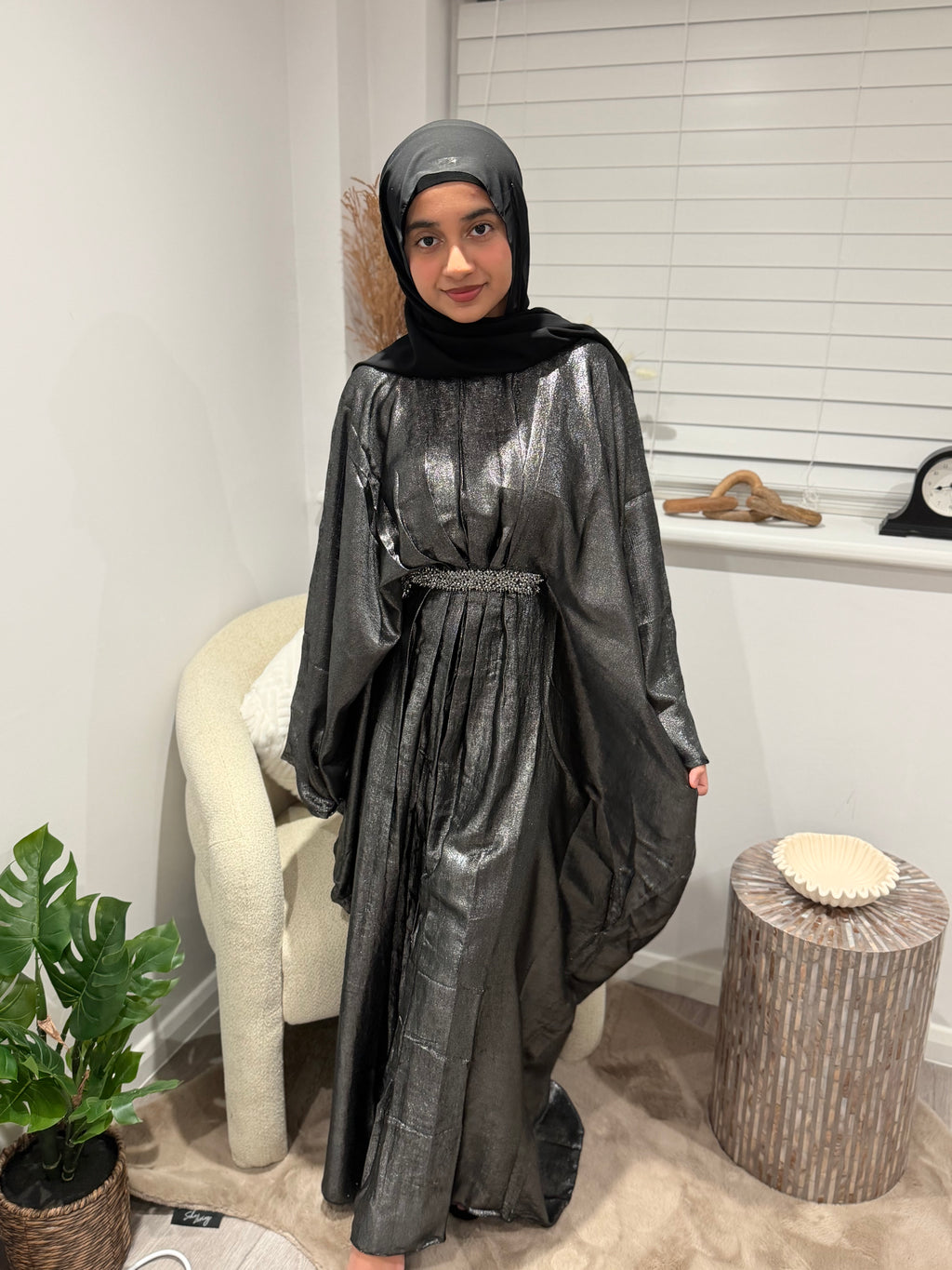 Sajia - Metallic Black
