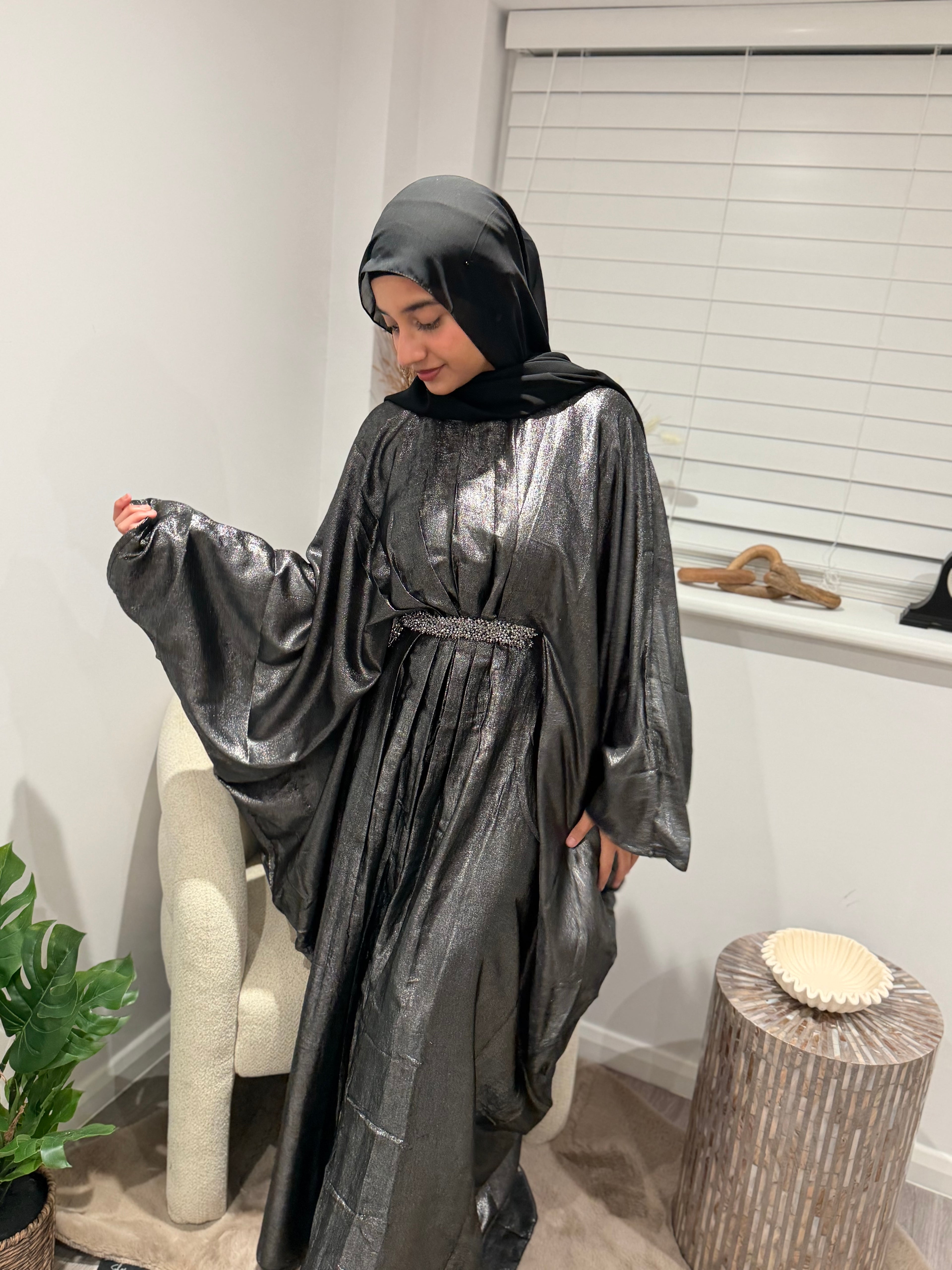 Sajia - Metallic Black